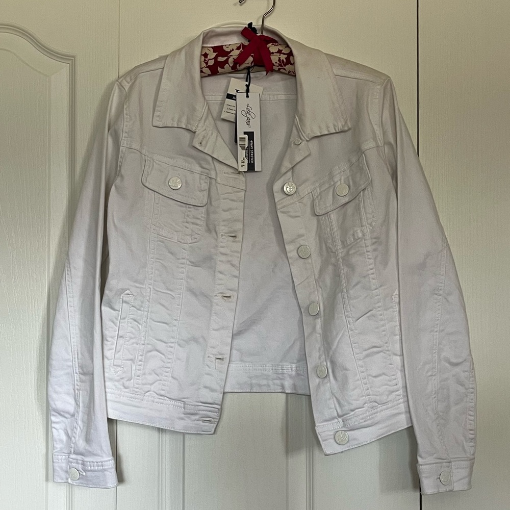 🇨🇦 NWT Lola jeans white jacket size small
